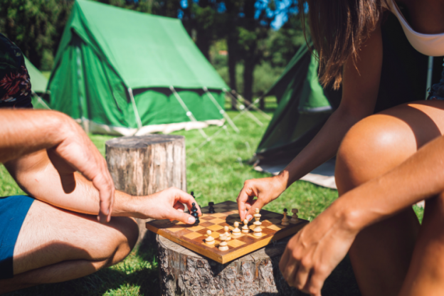 Jouer aux échecs cet été